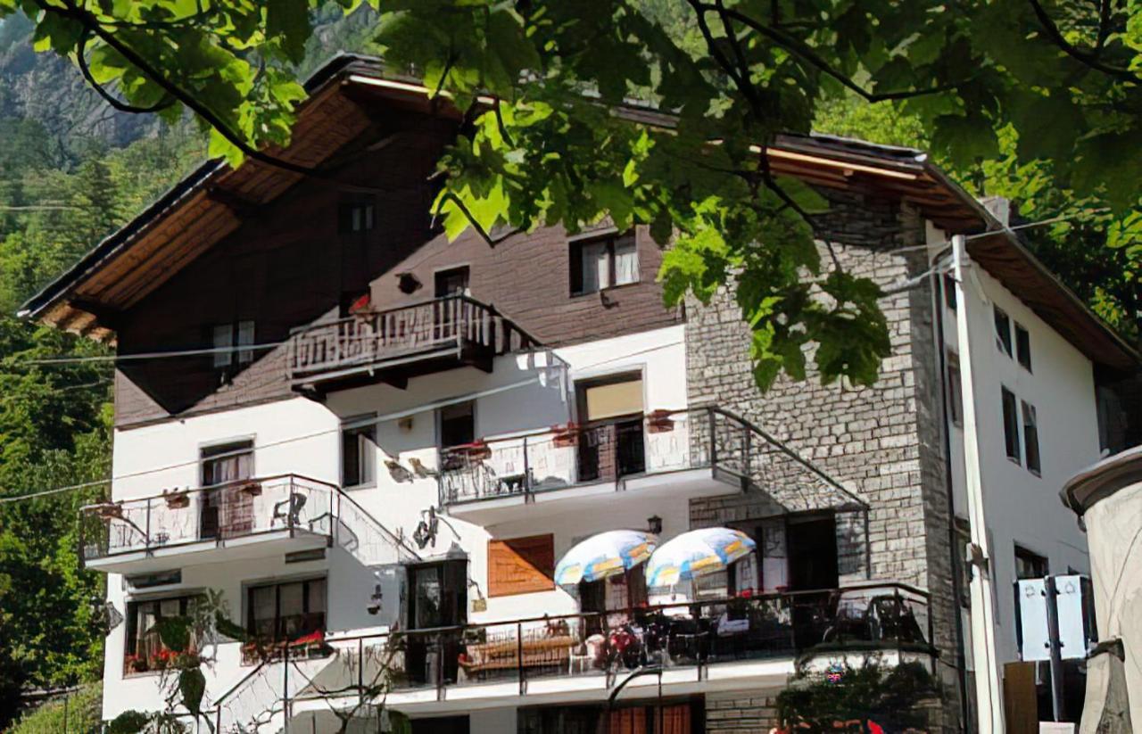 Hotel Laurent Gaby Exterior foto